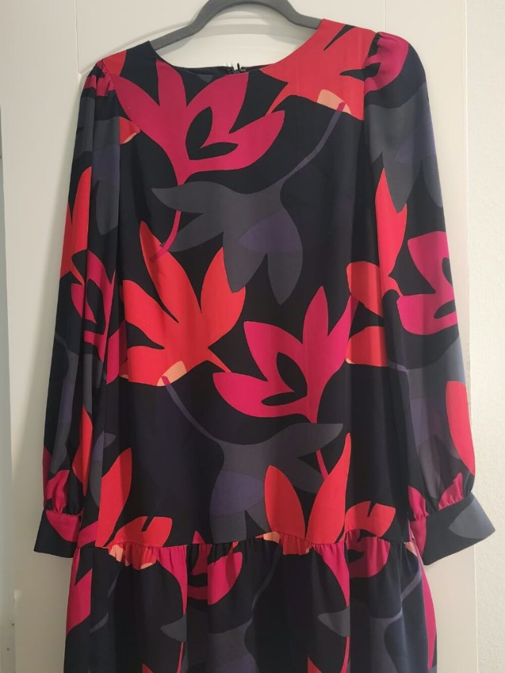 LOFT Black Crimson Red Bold Floral Drop Waist Long Sleeve Ruffle Dress XS